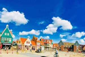 From Amsterdam: Small Group Zaanse Schans and Volendam Tour