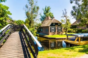 From Amsterdam: Ultimate Giethoorn Experience with Boat Tour