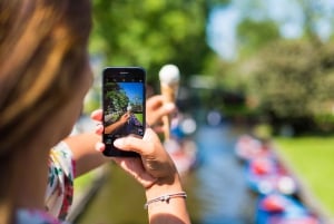 From Amsterdam: Ultimate Giethoorn Experience with Boat Tour