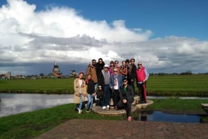 From Amsterdam: Windmills of Zaanse Schans Tour in Spanish