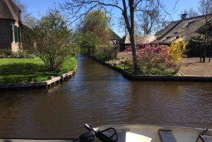Giethoorn: Private Day Trip with Boat Tour from Amsterdam