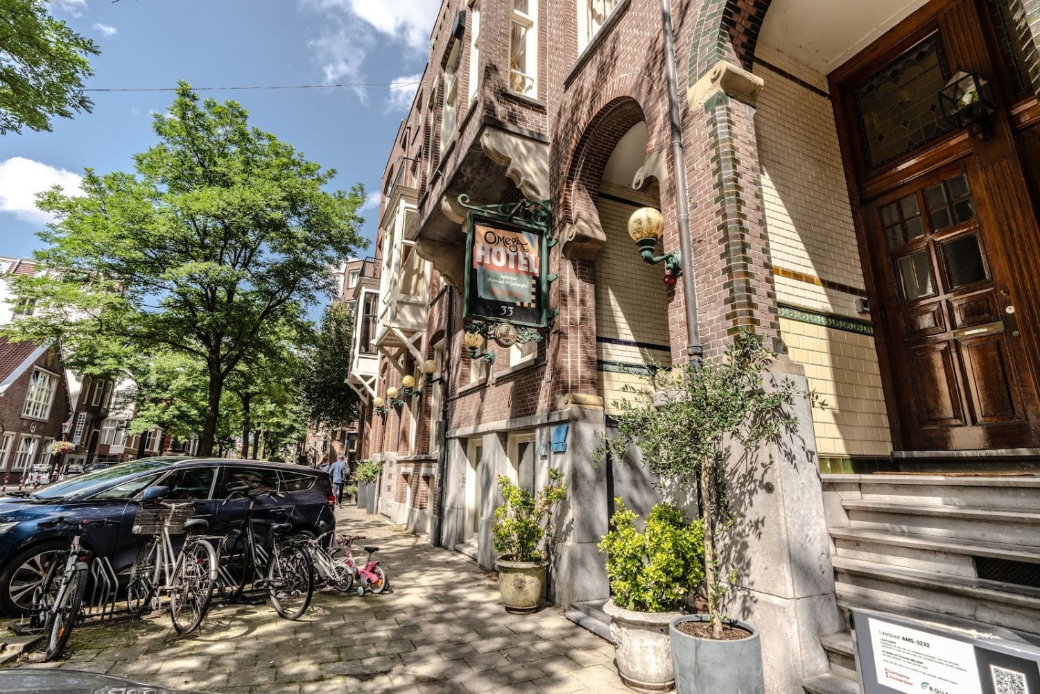 Hotel Omega