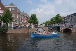 Leiden: Cruise through the Historic City Center with Guide