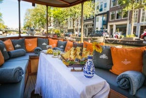 Amsterdam: Luxury Salon Boat Cruise with Drinks & Cheese