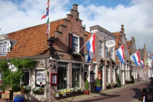 Marken, Volendam and Edam Full-Day Tour by Minivan