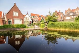 Marken, Volendam and Edam: Private Full-Day Tour