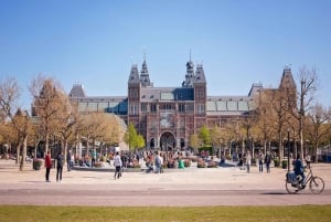Amsterdam: Rijksmuseum-vaihtoehto: Stedelijk Museum Opastettu kierros & Rijksmuseum-vaihtoehto