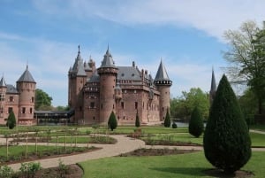 From Amsterdam: Muiderslot and De Haar Castle Tour