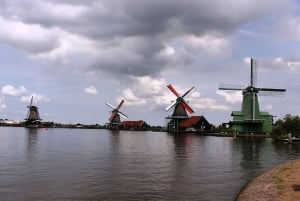 Private sightseeing tour to the Windmills & Giethoorn