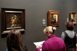 Rijksmuseum Guided Tour with Entry Ticket (8 guests max)