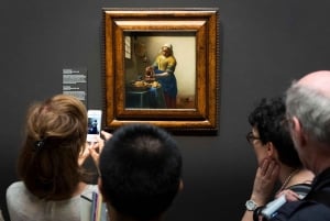 Visita ao Rijksmuseum: Pequeno grupo guiado com entrada no museu