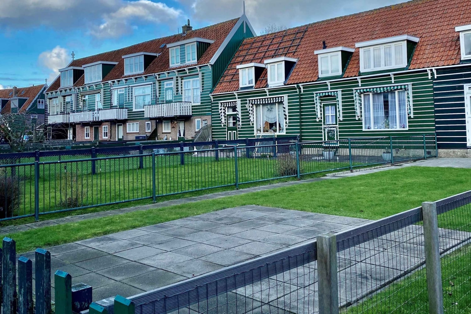 Volendam: Bike Rental including Highlights-Routes