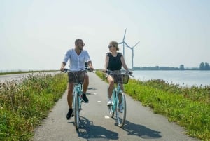 Volendam: Bike Rental including Highlights-Routes