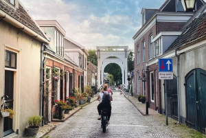 Weesp: Bicycle tours on an E-Bike with an experience