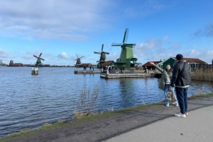 Private Tour durch Zaanse Schans und Giethoorn + 1-stündige Kanalrundfahrt
