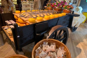 Private Tour durch Zaanse Schans und Giethoorn + 1-stündige Kanalrundfahrt