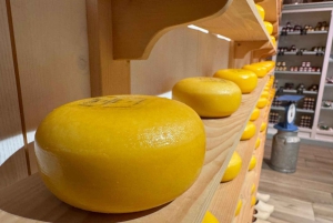 Private Tour durch Zaanse Schans und Giethoorn + 1-stündige Kanalrundfahrt