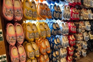 Private Tour durch Zaanse Schans und Giethoorn + 1-stündige Kanalrundfahrt