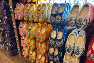 Private Tour durch Zaanse Schans und Giethoorn + 1-stündige Kanalrundfahrt