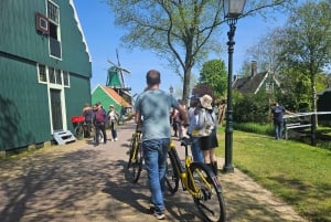 Zaanse Schans: Dagsudflugt på elcykel: Vindmøller, ost og natur