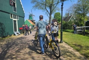 Zaanse Schans: E-bike day trip: Windmills, Cheese and Nature