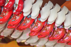 Zaanse Schans, Marken, Volendam and Edam Full-Day Tour