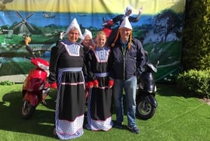 Zaanse Schans: Vindmøller, træsko og ost på elektrisk scooter