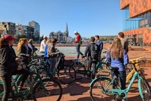 Tours en bicicleta por Amberes: lo más destacado y mucho más
