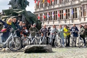 アントワープ：市内のハイライトガイド付き自転車ツアー
