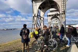 アントワープ：市内のハイライトガイド付き自転車ツアー