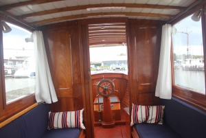 Antuérpia: passeio privado de barco no antigo porto, incluindo. Bebidas e lanches