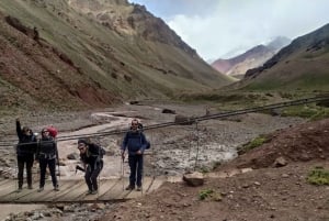 Aventura Andina: Explorando la Majestad del Aconcagua