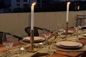 Asado Argentino num terraço privado. Hora do pôr do sol.