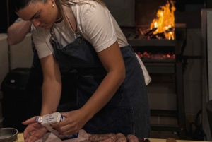 Asado Argentino num terraço privado. Hora do pôr do sol.