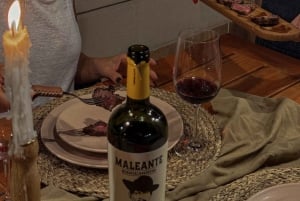 Asado Argentino num terraço privado. Hora do pôr do sol.