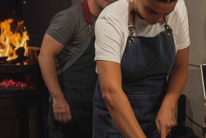 Asado Argentino num terraço privado. Hora do pôr do sol.