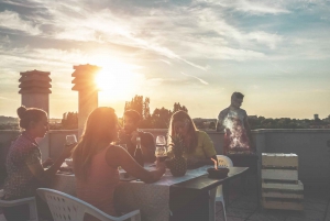 Asado Argentino num terraço privado. Hora do pôr do sol.