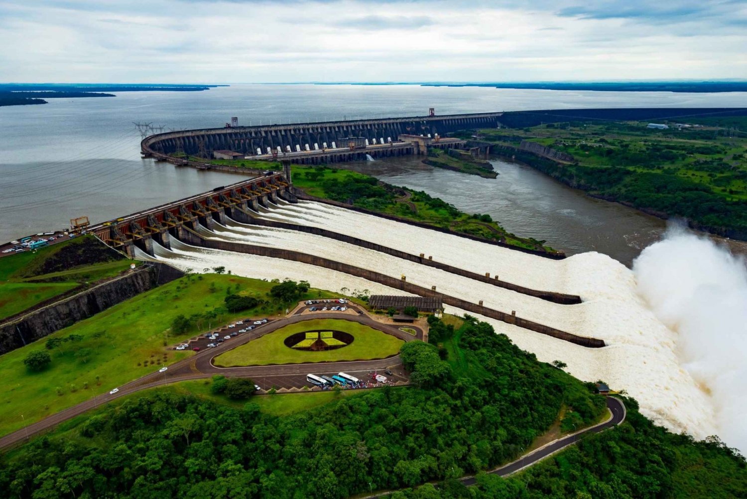 Brasilianske fossefall, fuglepark og Itaipu-dammen