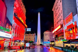 Buenos Aires après la tombée de la nuit : les lumières de la ville et le coucher du soleil