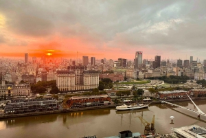 Buenos Aires efter mörkrets inbrott: En upplevelse med stadsljus och solnedgång