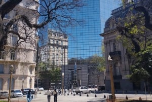 Buenos Aires: Recoletan hautausmaan kanssa.