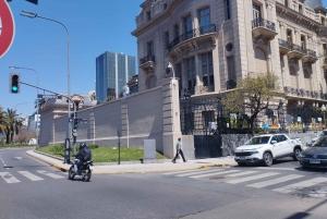 Buenos Aires: Recoletan hautausmaan kanssa.