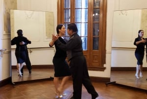 Buenos Aires: Group tango class with mate and snacks