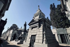 Buenos Aires: Visita guiada al Cementerio de la Recoleta para grupos reducidos