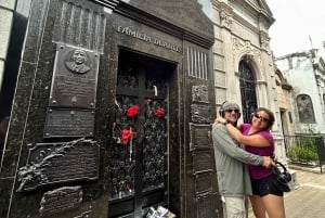 Recoleta Cemetery Experience - Silent Tour with the Death