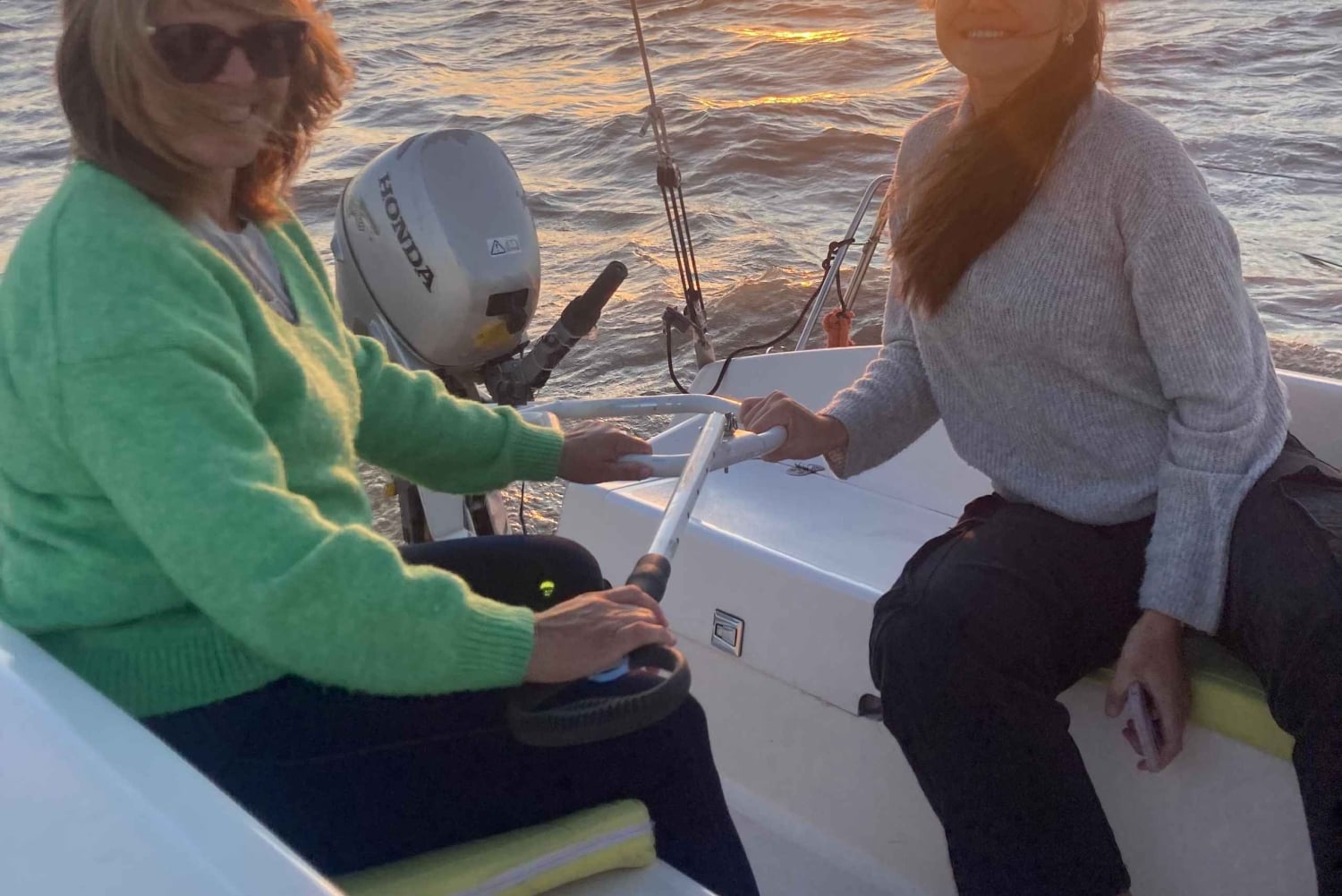 Buenos Aires: Sailboat ride, special city view, and food on board