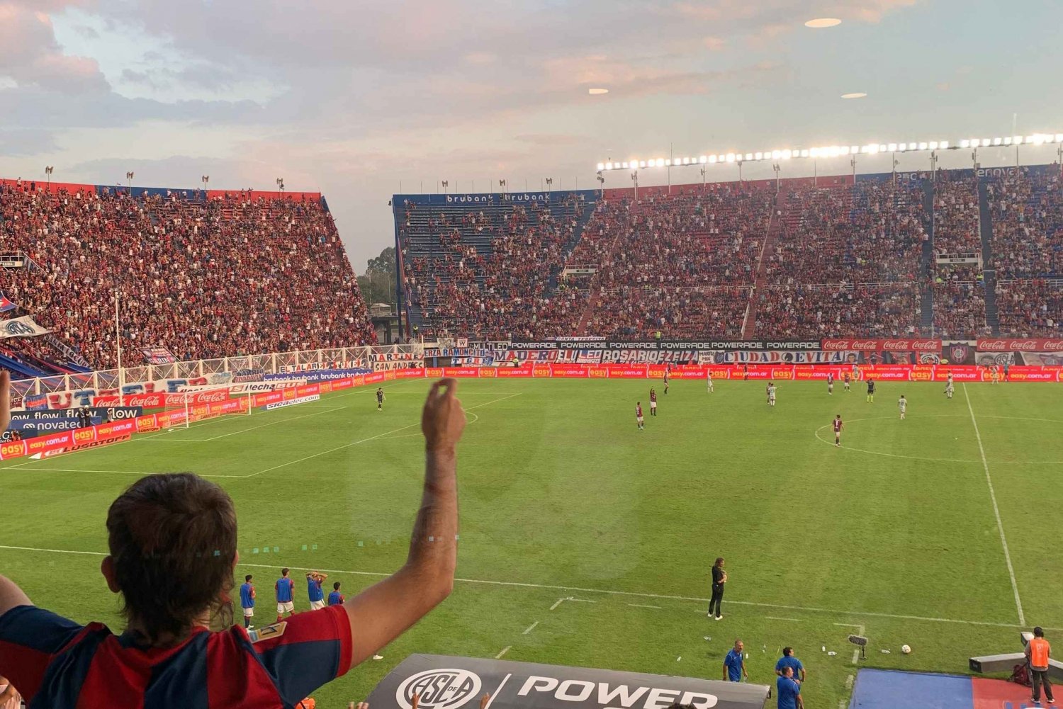 Buenos Aires: San Lorenzo Spieltag, Tour und Mittagessen in der Fußballbar