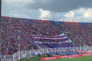 Buenos Aires: Día de Partido de San Lorenzo, tour y comida en bar de fútbol