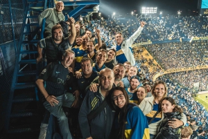 Buenos Aires: Besuch eines Boca Juniors-Spiels mit Transport und Einheimischen
