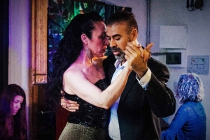 Buenos Aires: Show de tango em um antigo cortiço.